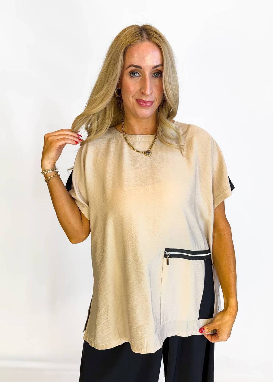 NEW DOLCEZZA maggie short sleeve top in taupe